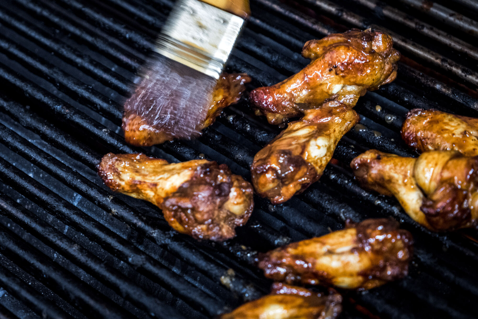 Asas de frango na grelha